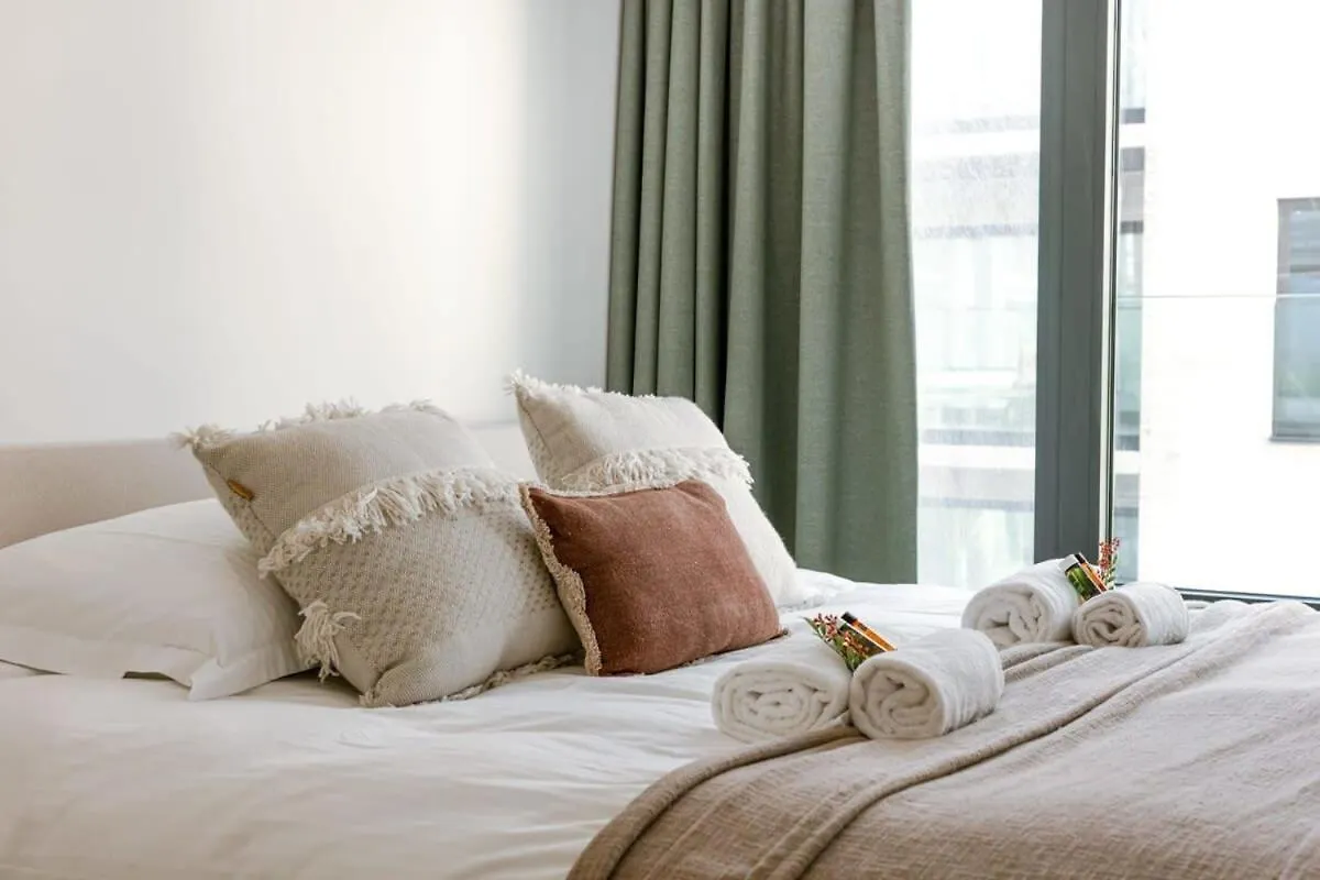 Huswell - Stylish 2 Bedroom With Terrace And Parking Ostend 0*,
